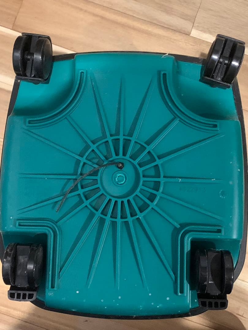 Makita 乾湿両用　集塵機　M442