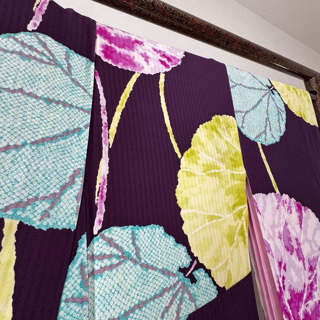 超美品　正絹　現代　振袖　小紋柄　成人式　着物　正絹　167 濃紫　水色　蓮葉