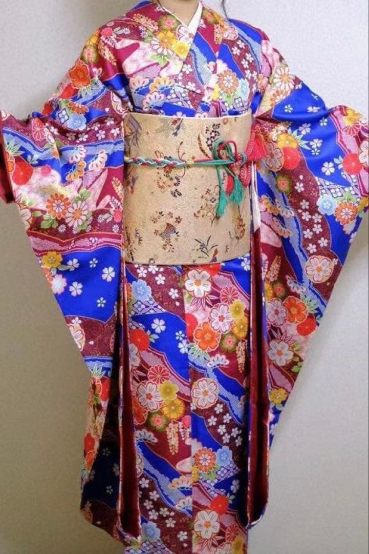 大柄で目立つ！古典柄が引き立つゴージャス振袖　可愛い古風で豪華　成人式　袴セット