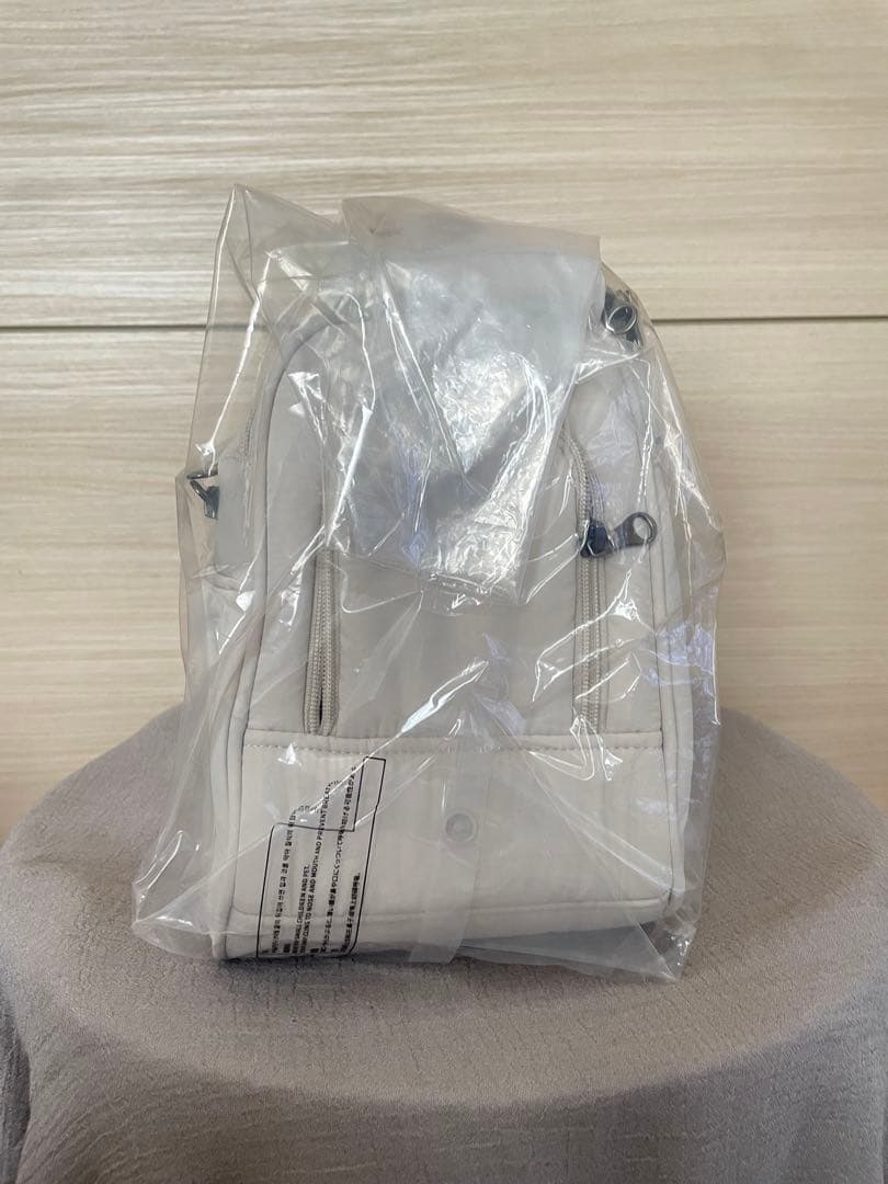 ssoook スリングバッグ　サイズS 新品未使用　即納