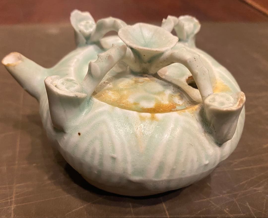 青白磁　水滴　蓮の花　鑑賞台付　　　一輪挿し　ヴィンテージ　レア