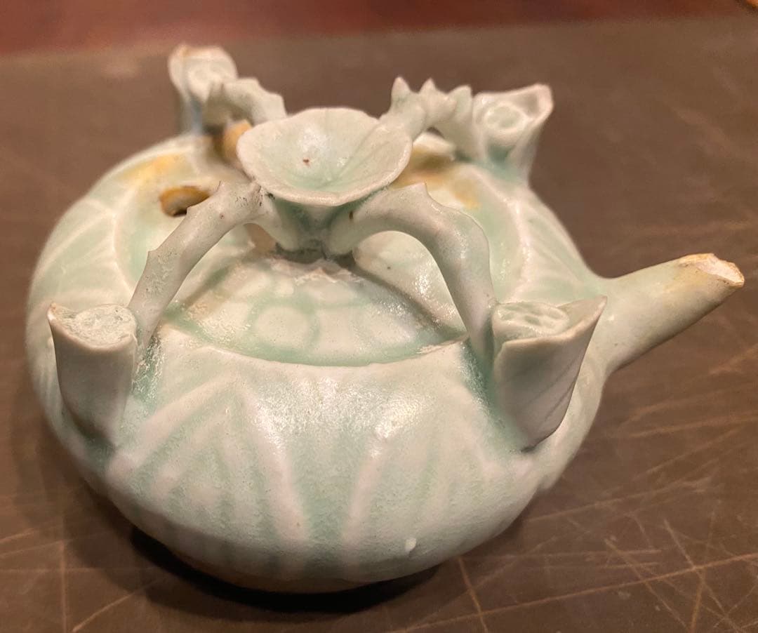 青白磁　水滴　蓮の花　鑑賞台付　　　一輪挿し　ヴィンテージ　レア