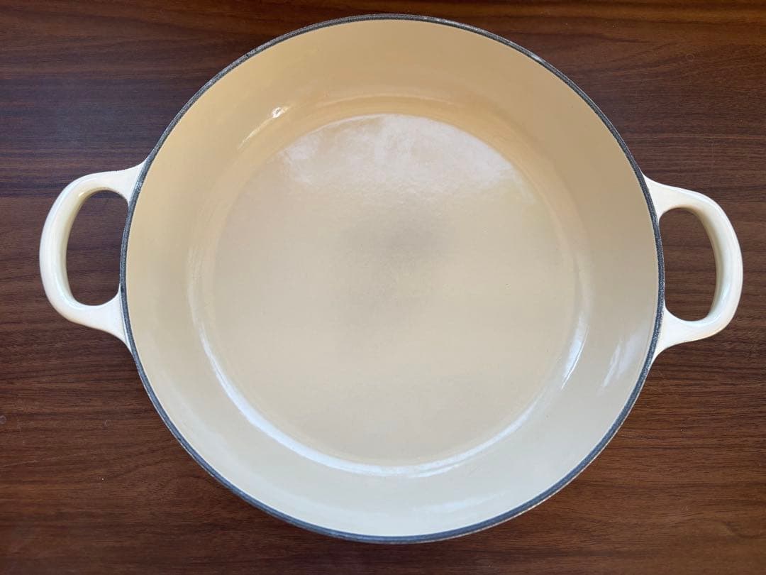 LE CREUSET 26cm ビュッフェキャセロール　メレンゲ