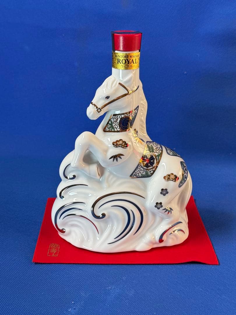 サントリーローヤル2026午歳干支ボトル