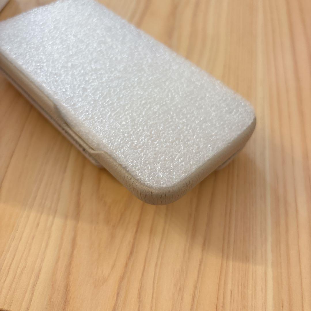 美品　demiu BALLON iPhone15 ベージュ