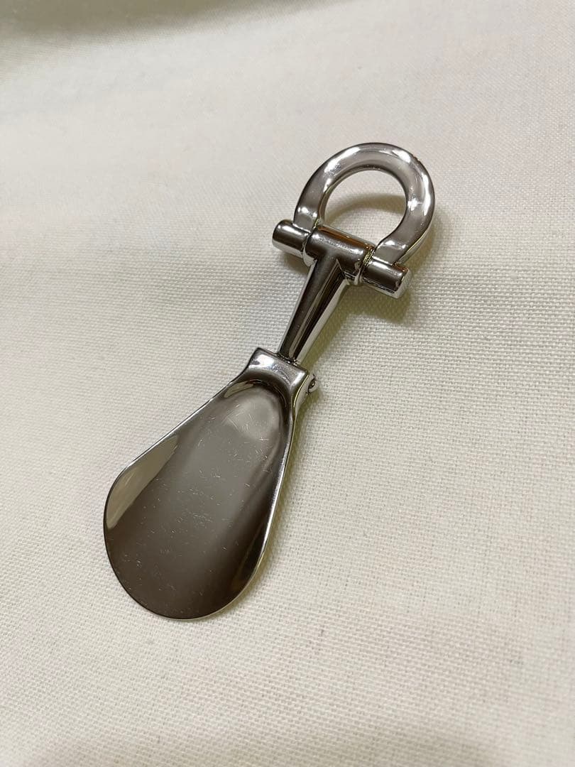 フェラガモ　携帯用折りたたみ靴べら