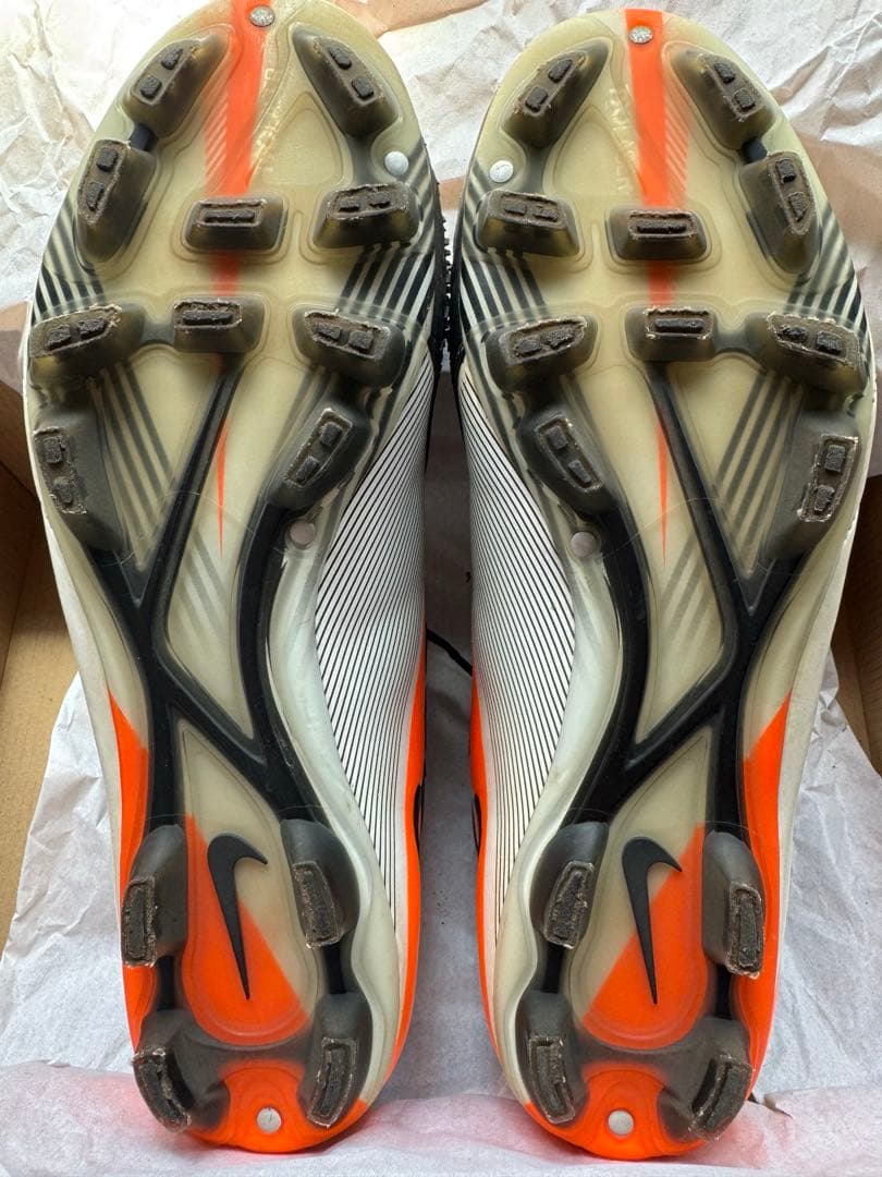 【 USED 】 NIKE T90 LASER IV HG-B (27㎝)