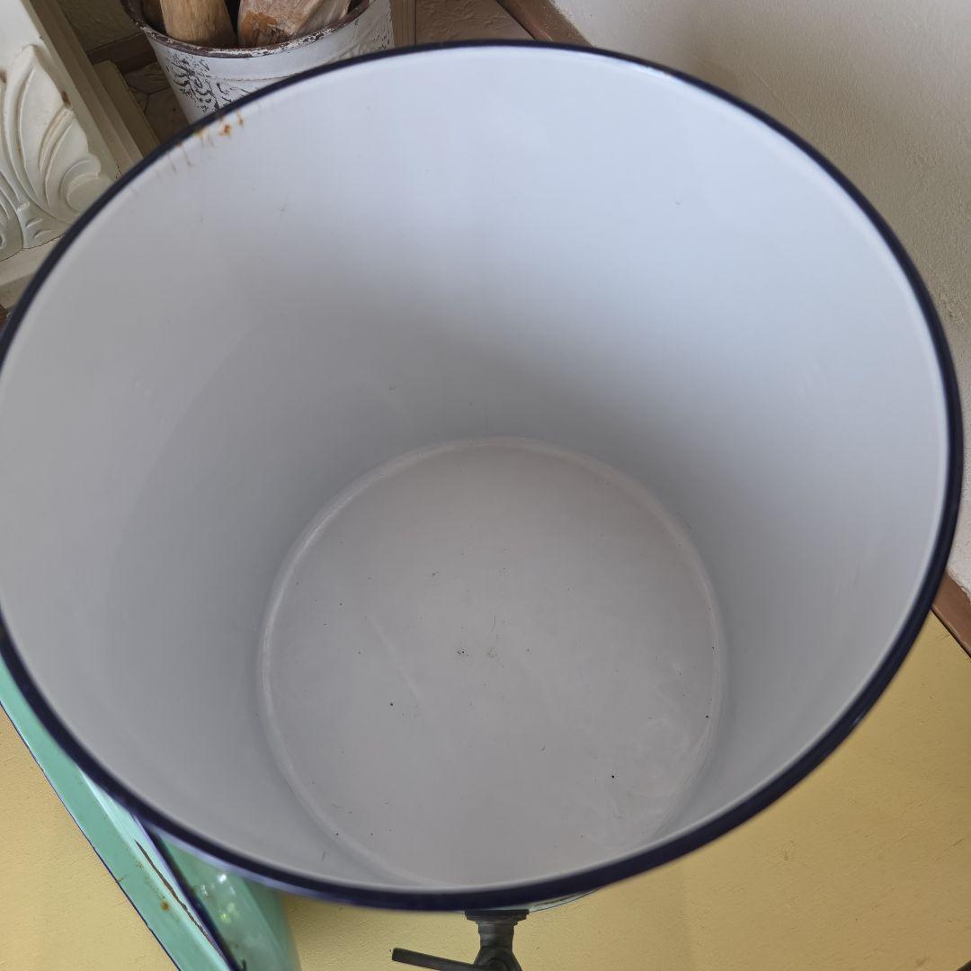 英国アンティーク　ホーロー　ウオータージャグ　タンク　ミントグリーン 蛇口付き