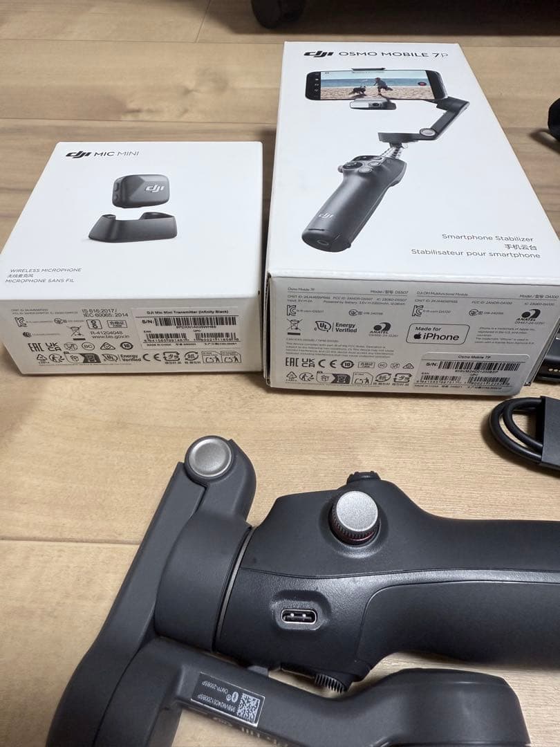 DJI OsmoMobile7Pスマートフォンジンバル+DJI MIC mini