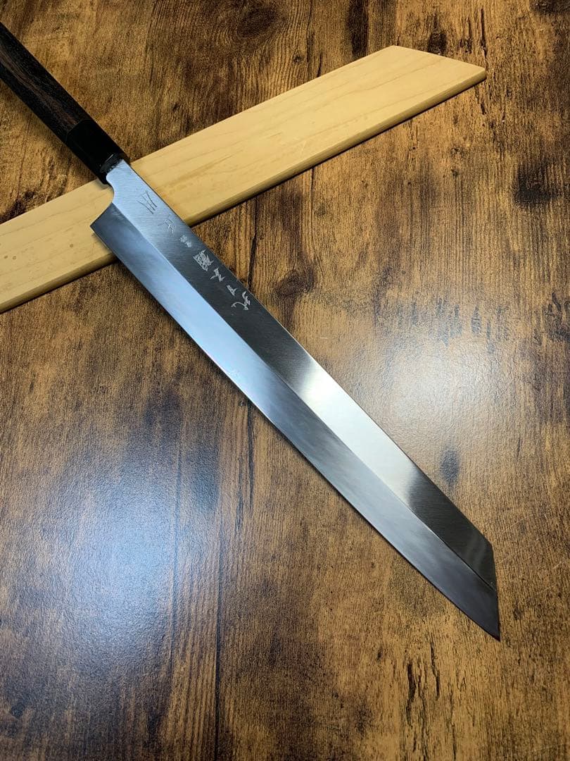 【正本総本店】　切付　本焼　尺一寸　包丁　黒檀水牛八角柄　鞘付