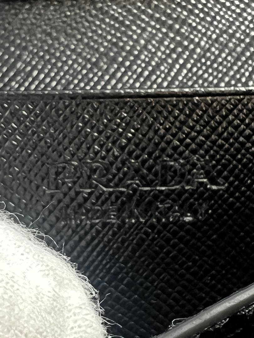 ✨極美品✨PRADA プラダ　サフィアーノレザー　カードケース　名刺入れ　黒