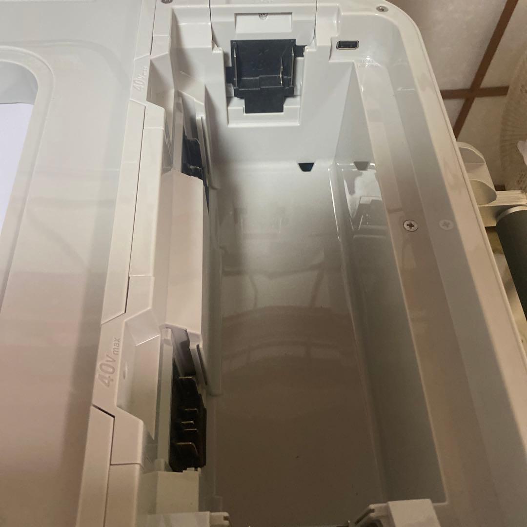 マキタ　充電式保冷温庫　CW002GZ 50L