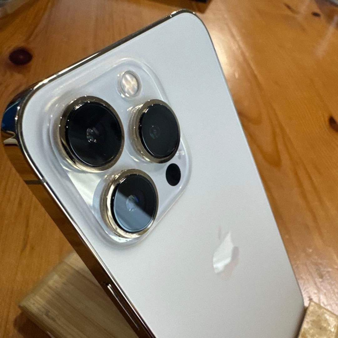 海外版 iPhone 13 Pro 256GB ゴールド 本体
