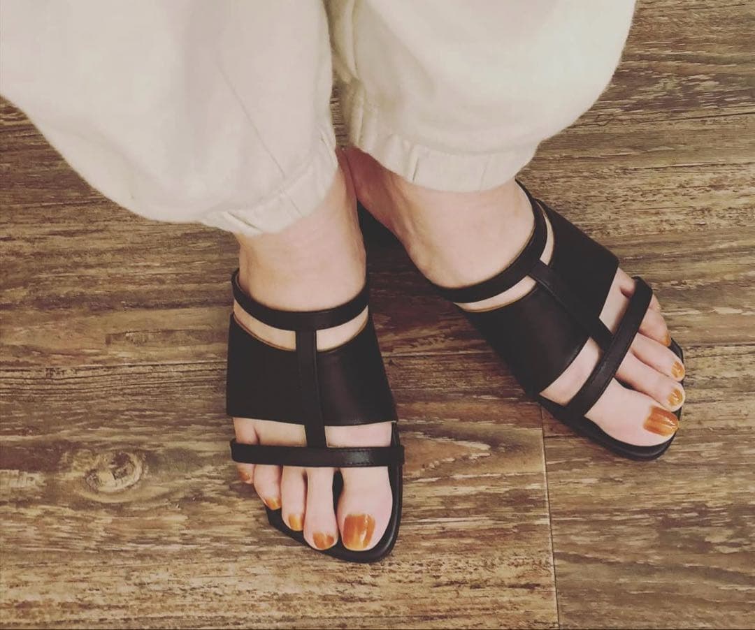 新品未使用KATIM ブラックミュール　37