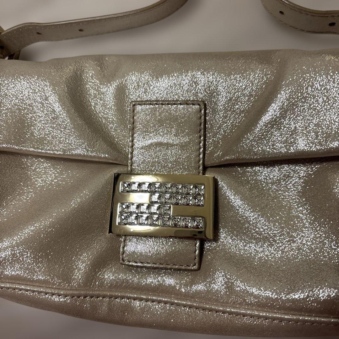 フェンディ　マンマバケット ゴールド グリッター ショルダーバッグ