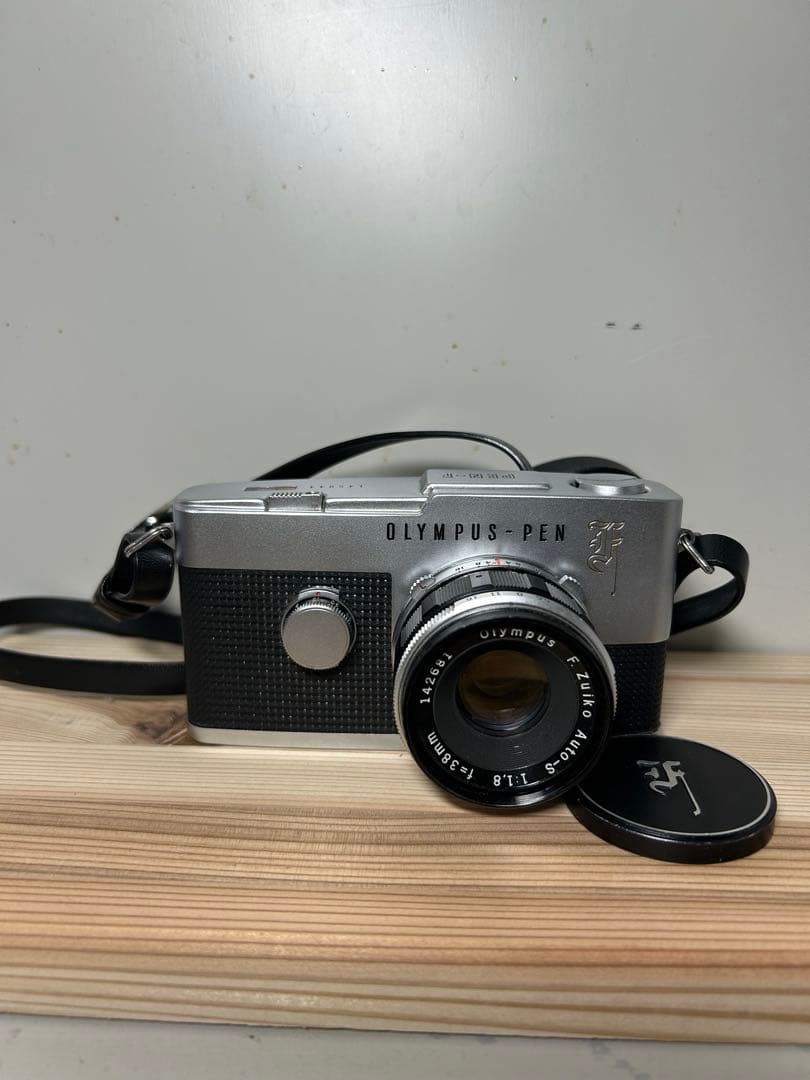 Olympus PEN F ハーフフィルムカメラ【難あり】