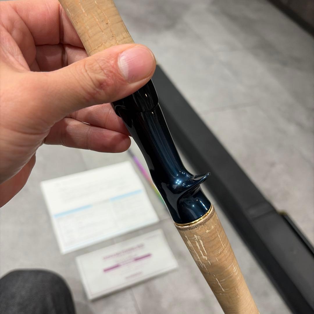 ワールドシャウラリミテッド １７０４Ｒ