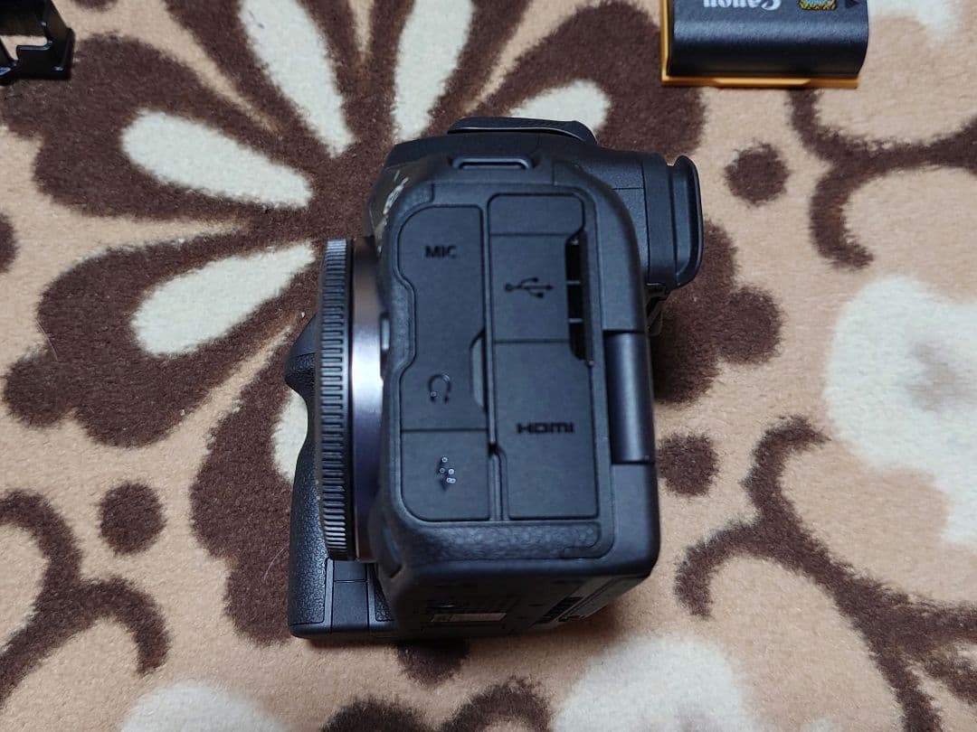 おまけ付　Canon EOS R5 Mark II 本体