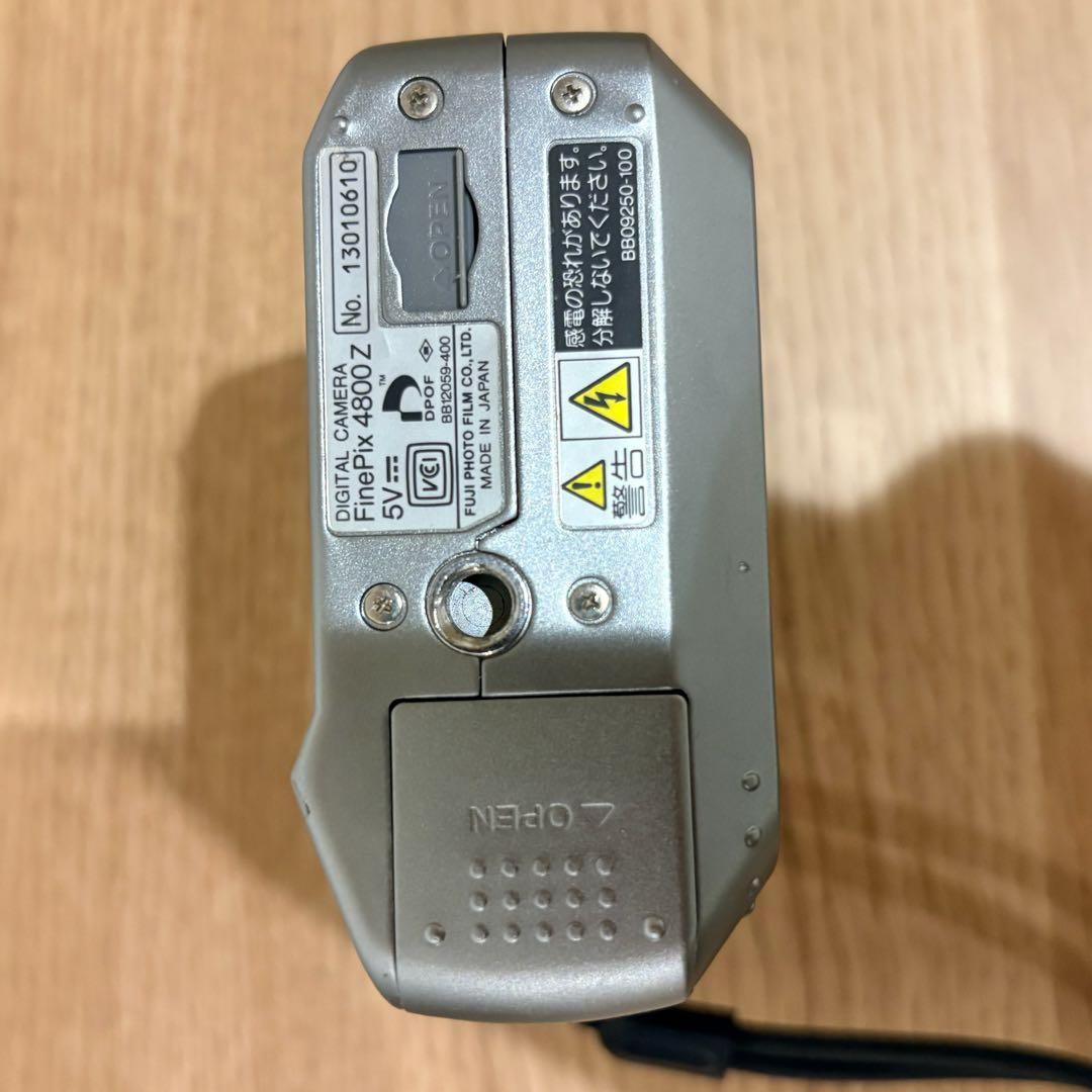 FUJIFILM FinePix 4800 Zoom デジタルカメラ