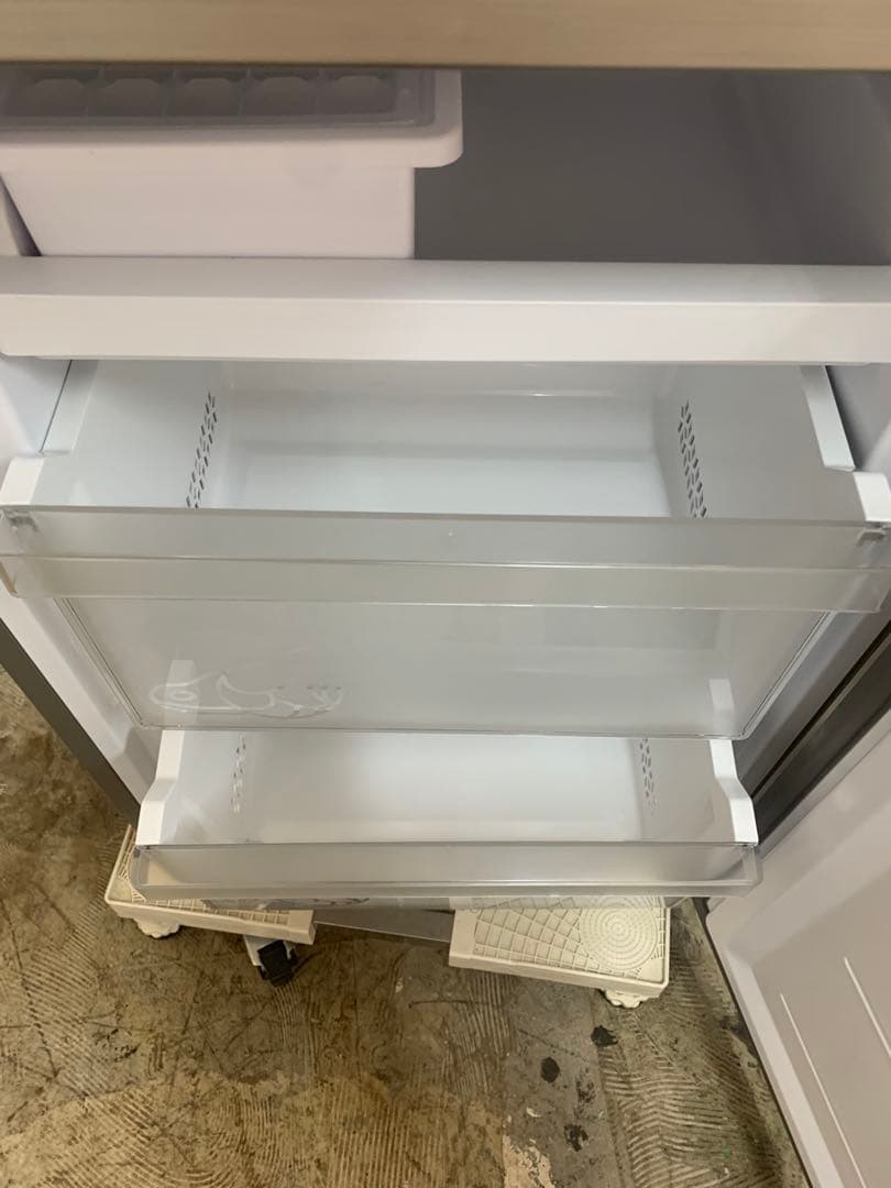 j136 東京神奈川埼玉　送料無料！ Haier 冷蔵庫 201L 2ドア