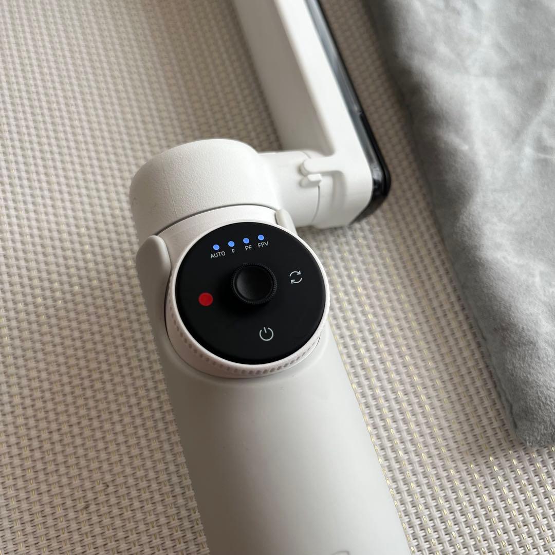【美品】Insta360 Flow スマートフォン用スタビライザー ホワイト