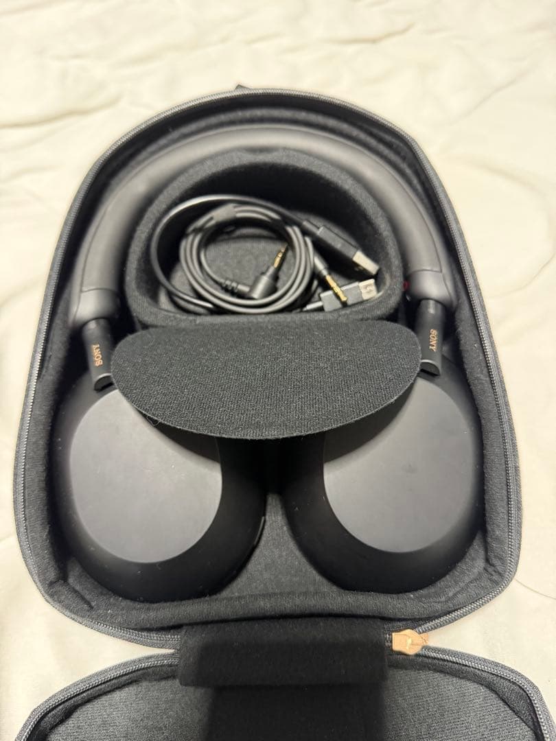 ヘッドホン SONY WH-1000XM5 - Black