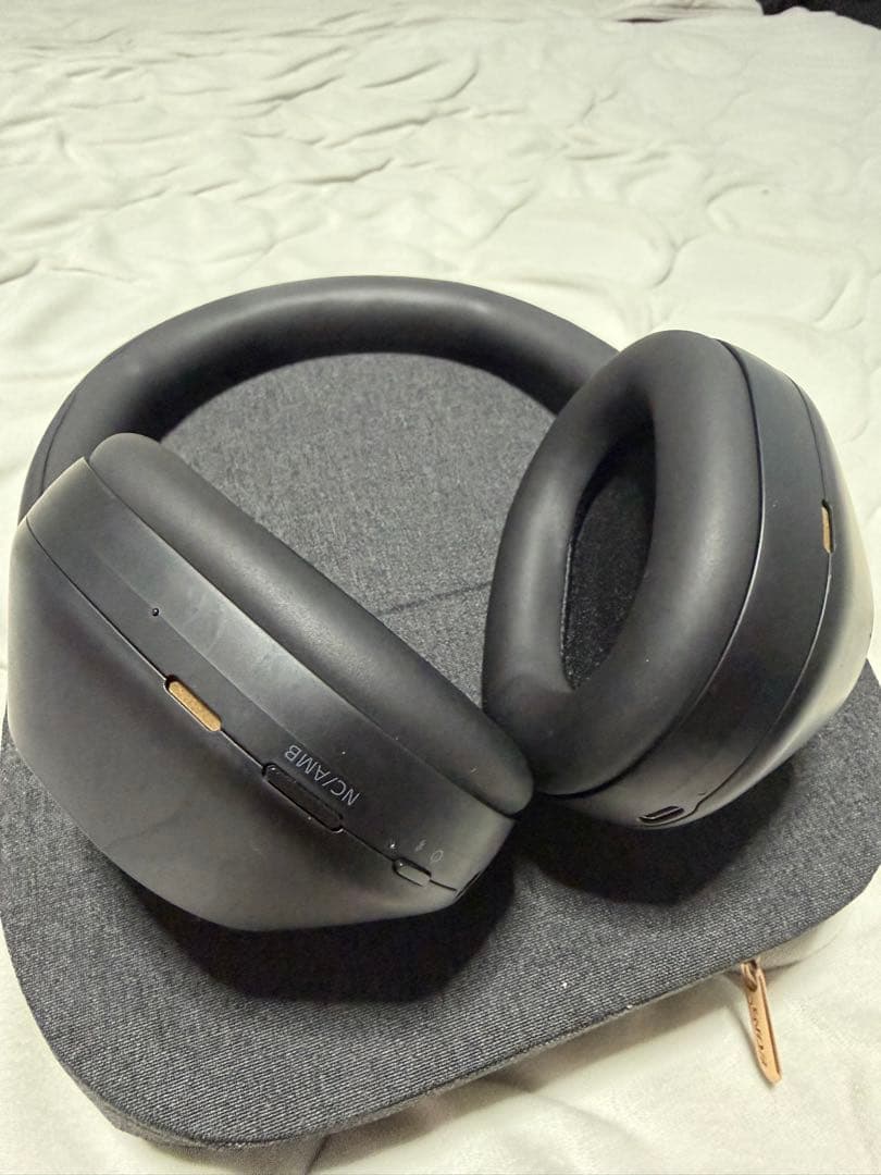 ヘッドホン SONY WH-1000XM5 - Black
