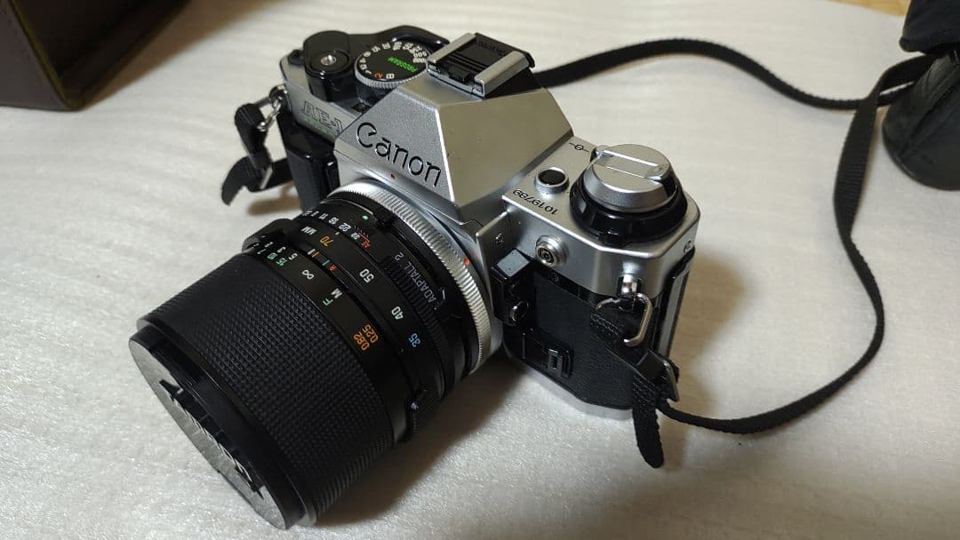 フィルム一眼レフカメラ Canon AE-1プログラム ストロボ等付属品多数