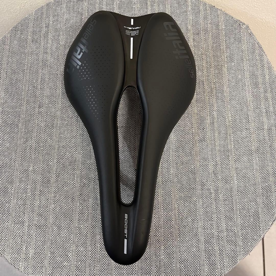 Selle Italia NOVUS BOOST EVO セライタリア サドル