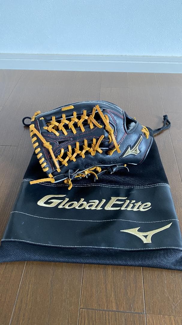 グローバルエリート　ゴールデンエイジ外野用（軟式）　左投げ