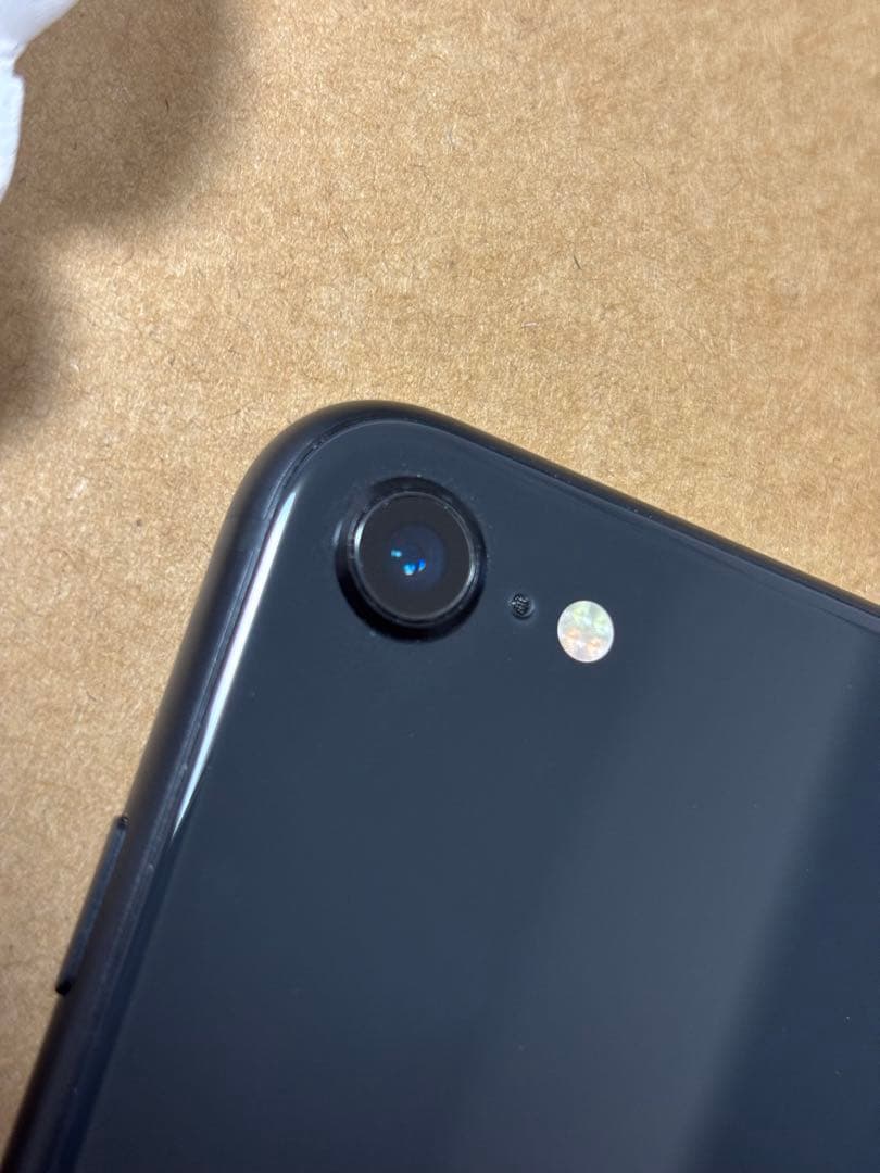 【中古】iPhone SE 第二世代 128GB 本体のみ