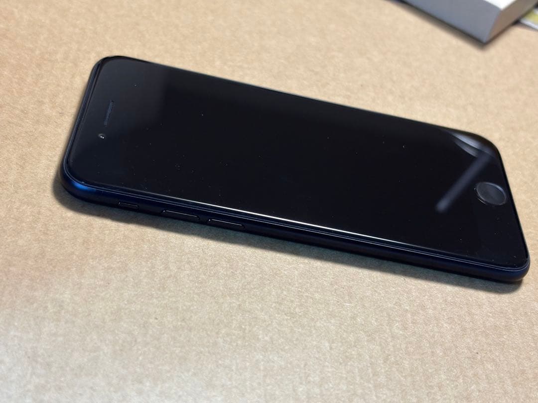 【中古】iPhone SE 第二世代 128GB 本体のみ