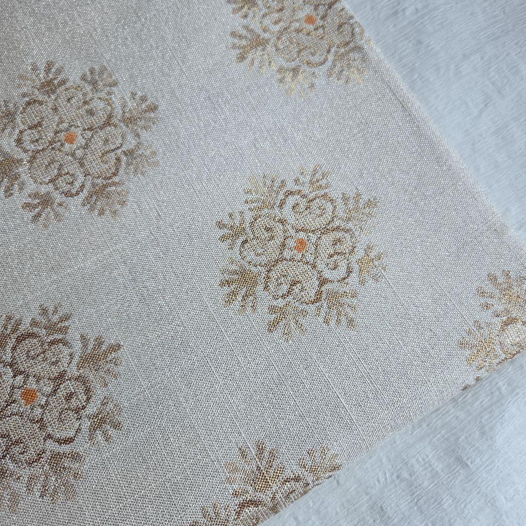 上品な織と煌めき　華文様の袋帯