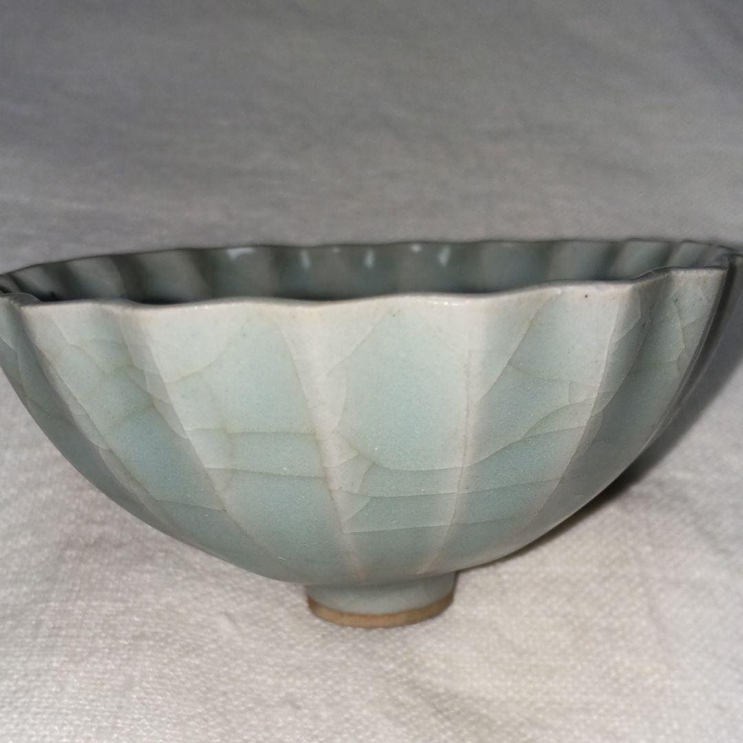 南宋から元、13世紀龍泉窯、青瓷輪花盃五口、桐箱、