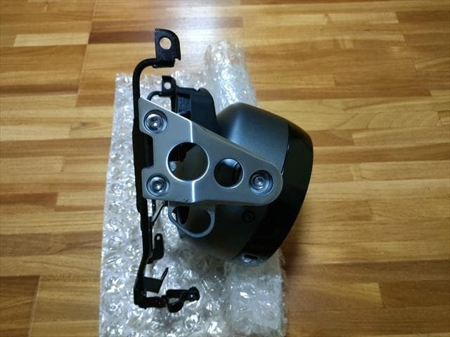 ヤマハ YAMAHA XSR900 純正ヘッドライト