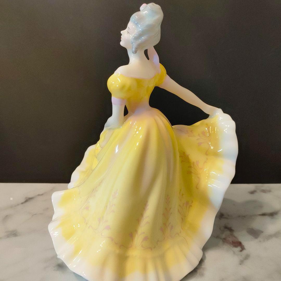 ロイヤルドルトン ニネット 陶器 エレガント ダンス ハンドペイント 人形 置物