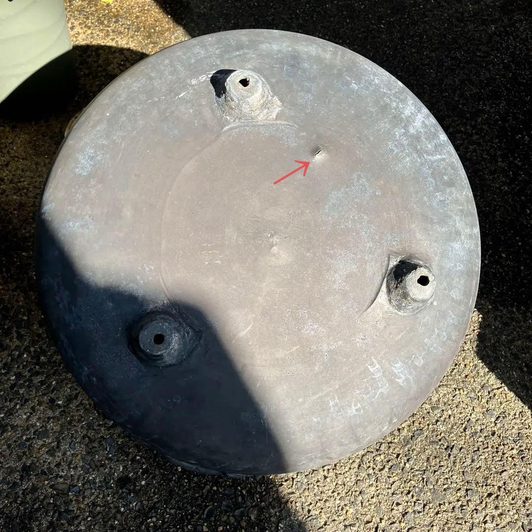 青銅製３脚付き骨董火鉢（底の穴を塞ぎ睡蓮鉢や金魚・メダカ鉢などに）