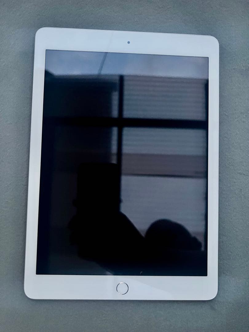 iPad 第6世代 セルラーモデル 128GB SIMフリー