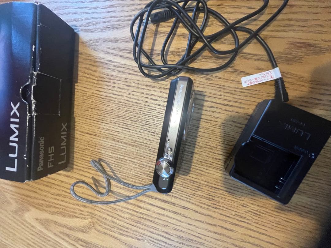 Panasonic FHS LUMIXデジタルカメラ　ブラック