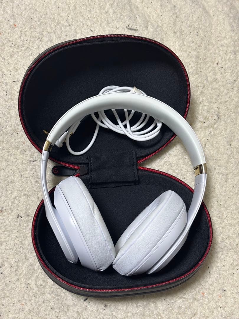 ワイヤレスヘッドホン ホワイト ケース付き
