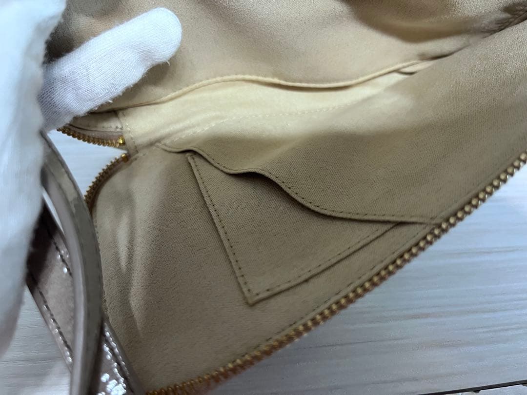 ATAO アタオ アミュレットケリー パールグレージュ