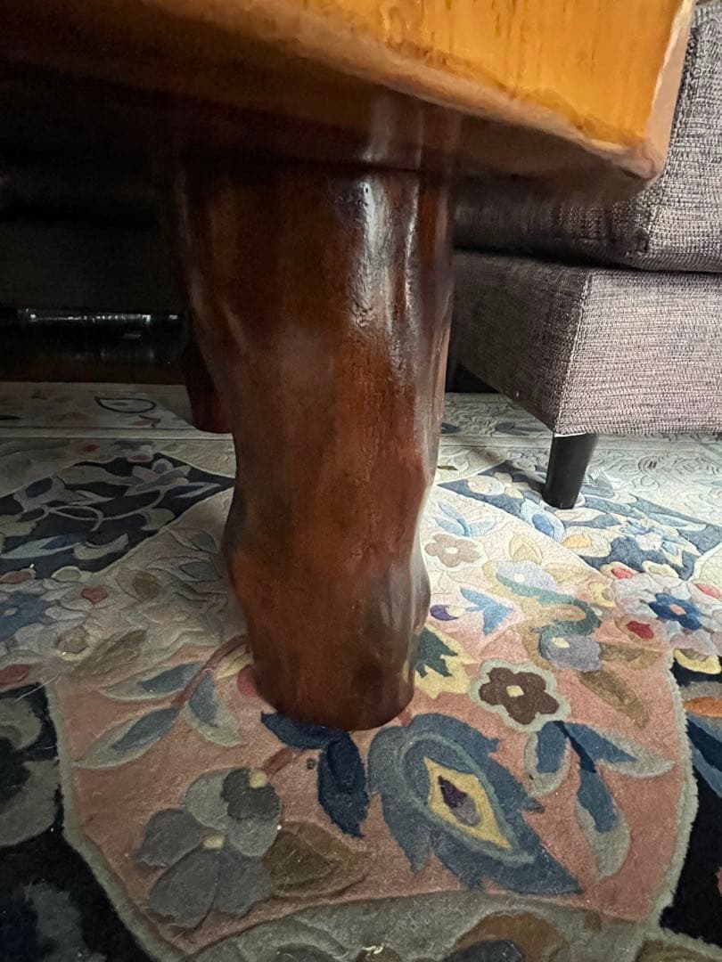 一枚板の高級木製テーブル