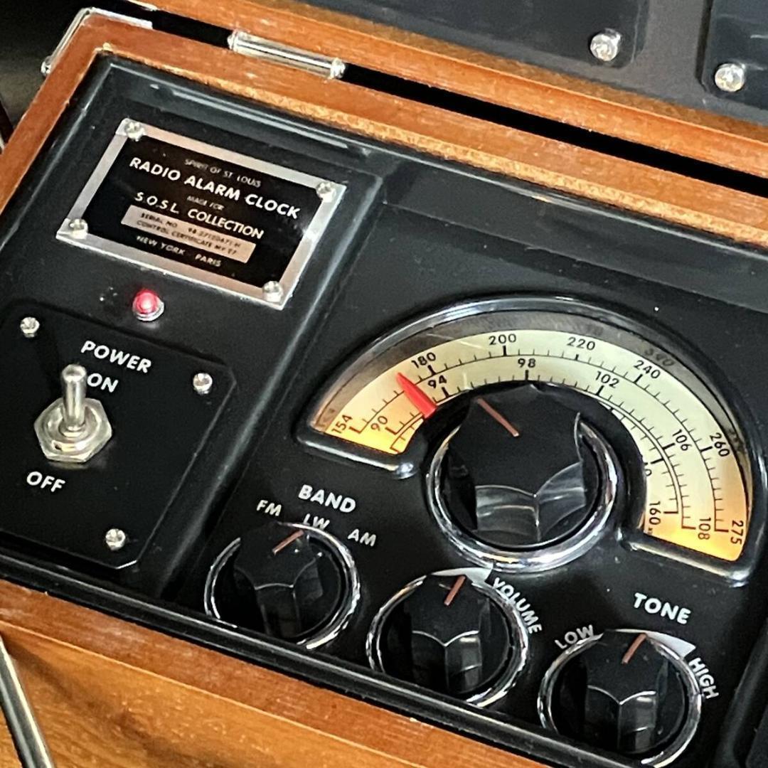スピリット オブ セントルイス　AM/FMラジオ　アラーム時計　レトロデザイン