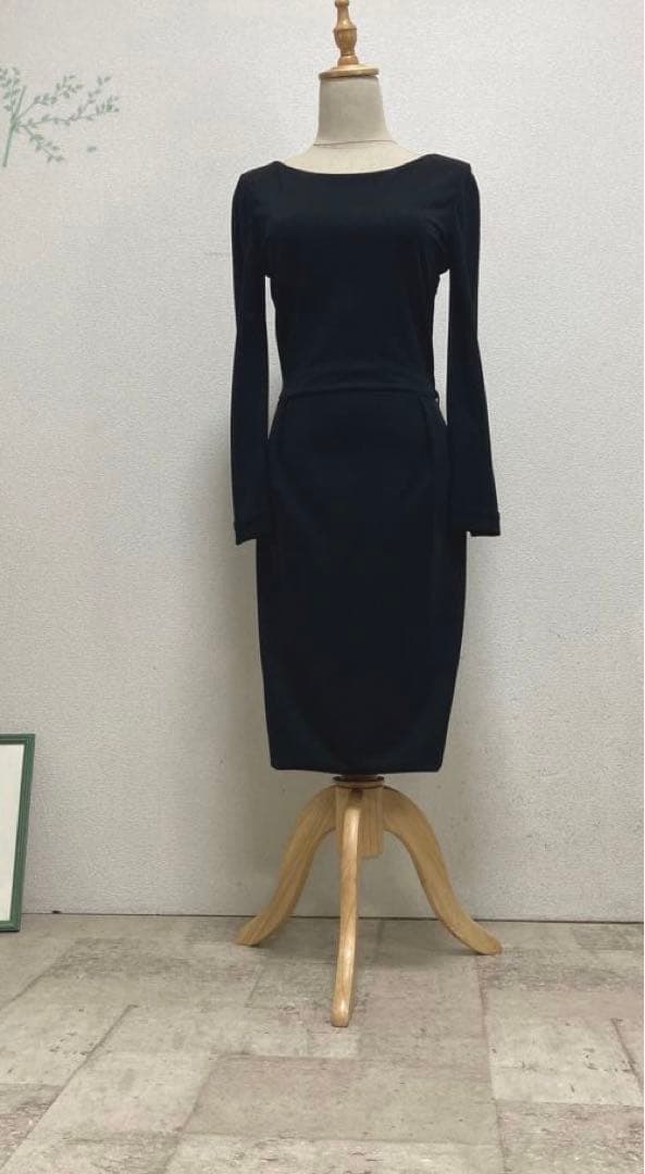 グッチ GUCCI ジャージーワンピ S ブラック パーティー 背中開き　ロゴ釦