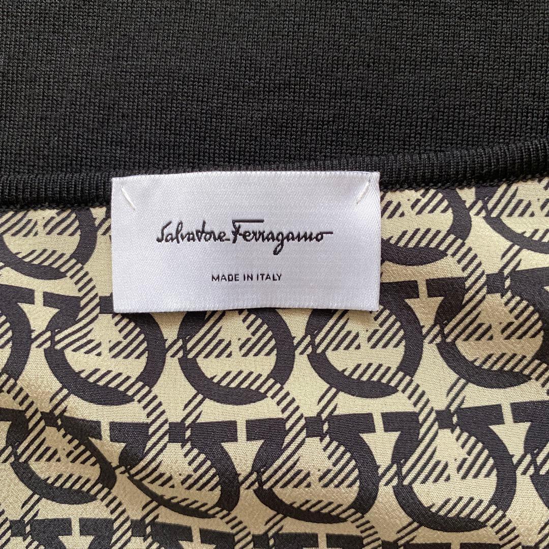 美品　フェラガモ ニットワンピース