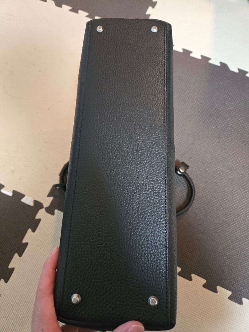 ブラックレザー ラウンドブリーフケース