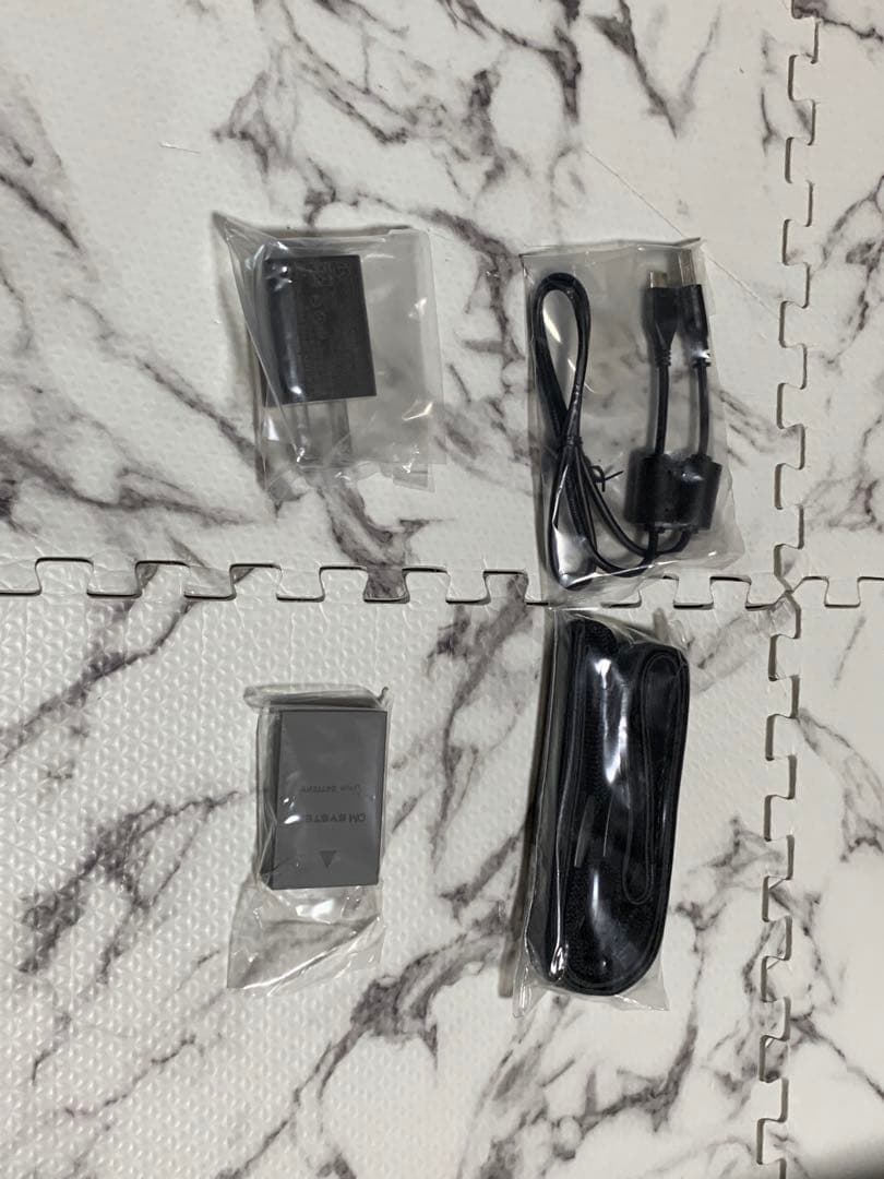 OLYMPUS PEN E-P7 デジタルカメラ バッグ&SDカード64GB付き