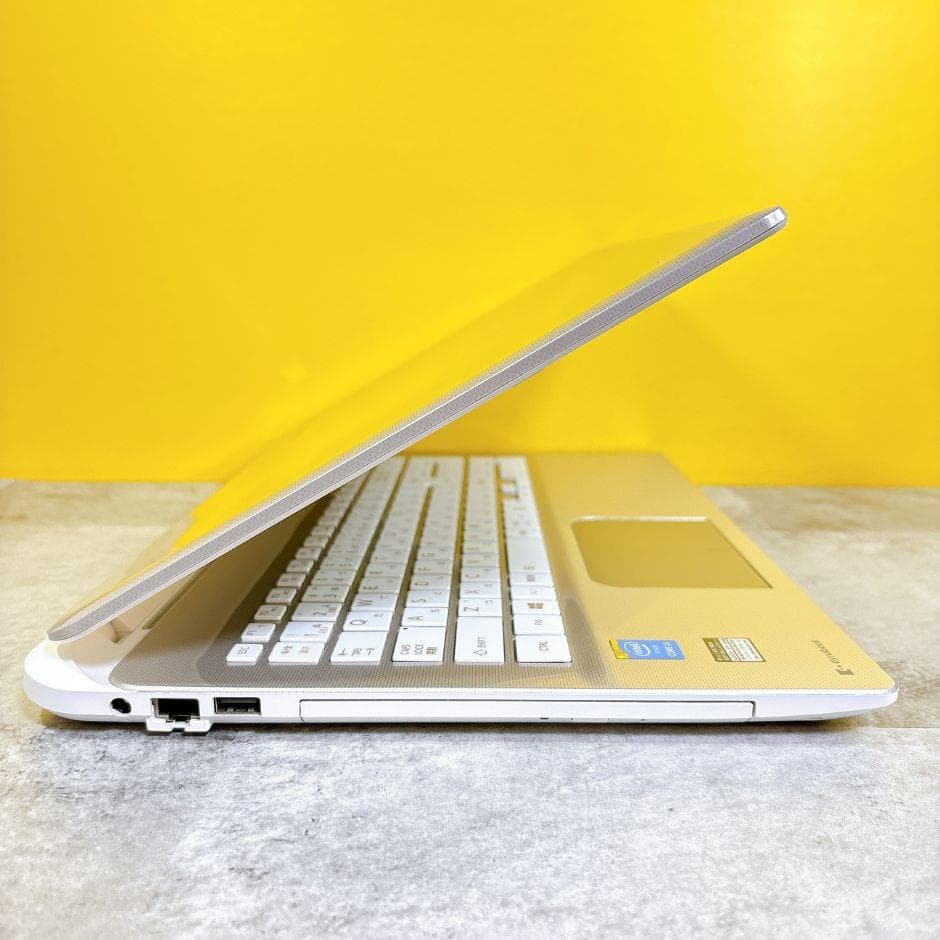 ｉ5＆新品SSDで快適✨おしゃれゴールド❣ブルーレイ カメラ付き 薄型Win11