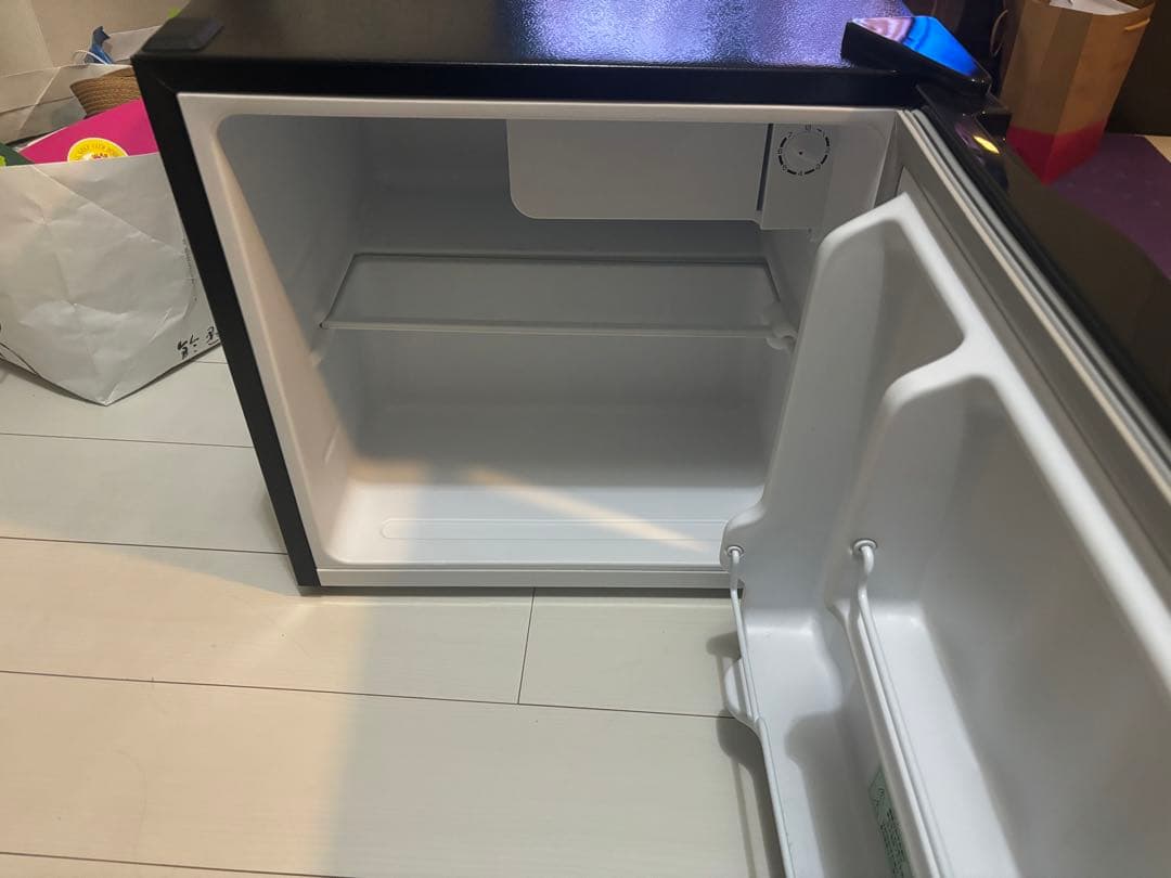 極美品　ミニ冷蔵庫　シルバー　2022年製　46L A-Stage 直接引取可能
