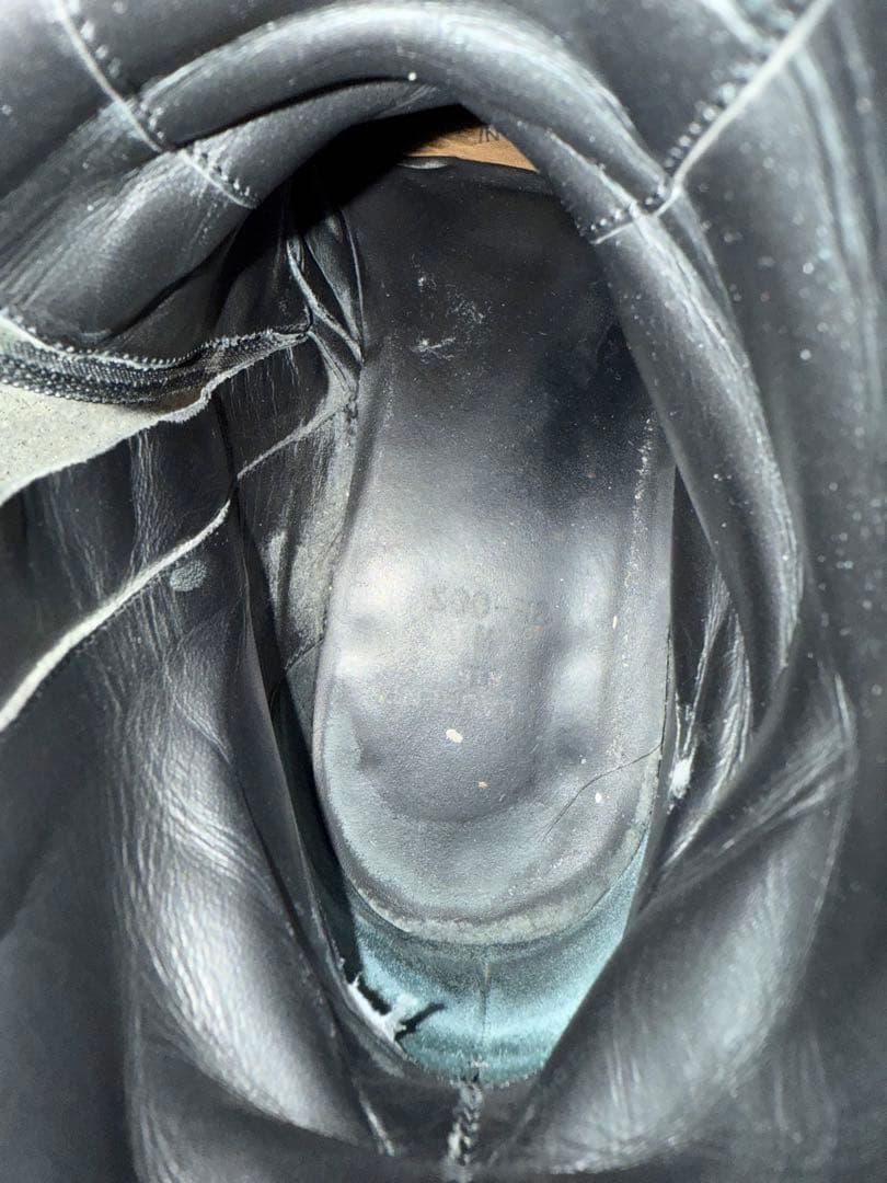 靴 SAINT LAURENT Cracked Leather Heel Boots